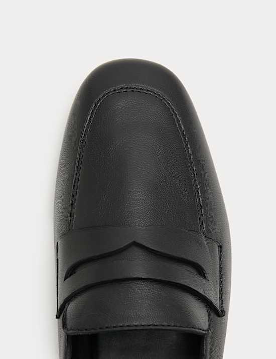 Mocassins plats en cuir &agrave; bout fusel&eacute;