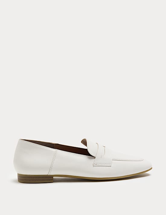 Mocassins plats en cuir &agrave; bout fusel&eacute;