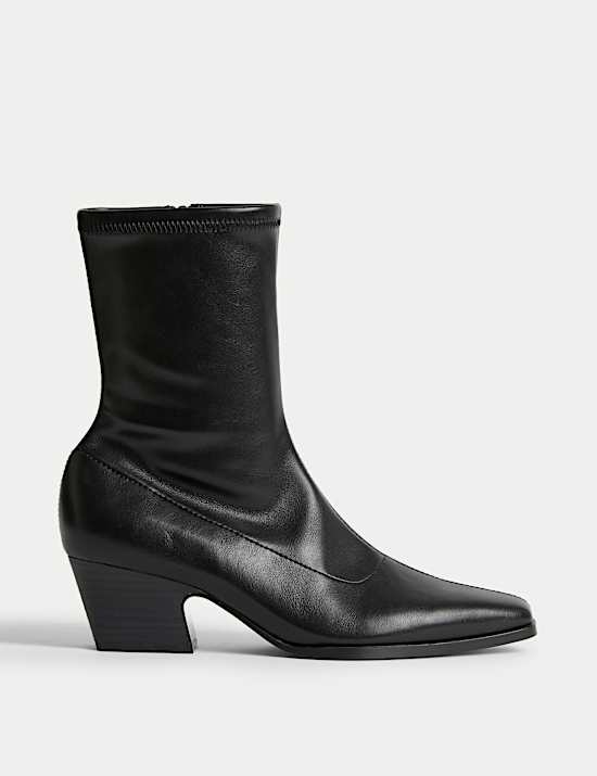 Sockenstiefel mit Blockabsatz und mit Keilspitze