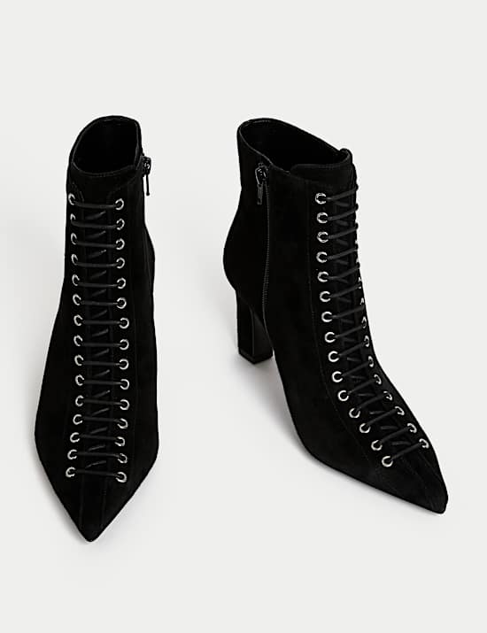 Knöchelhohe Schnürstiefel aus Wildleder mit Blockabsatz und zulaufender Spitze