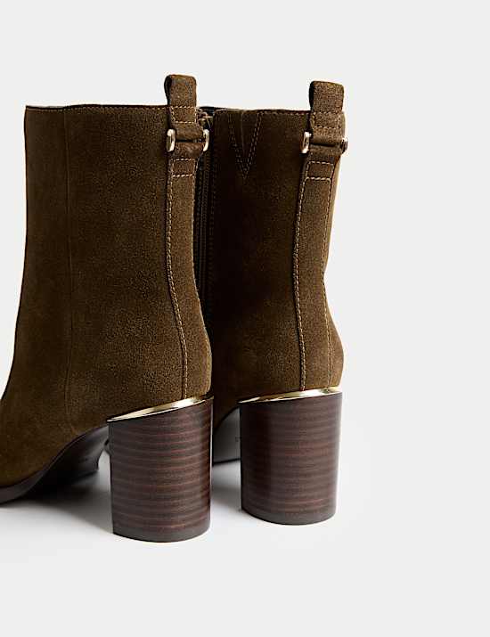 Suède enkellaarsjes met gouden detail en blokhak