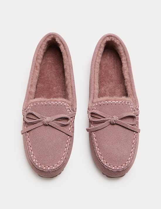 Zapatillas tipo mocasín de ante con detalle de bordado