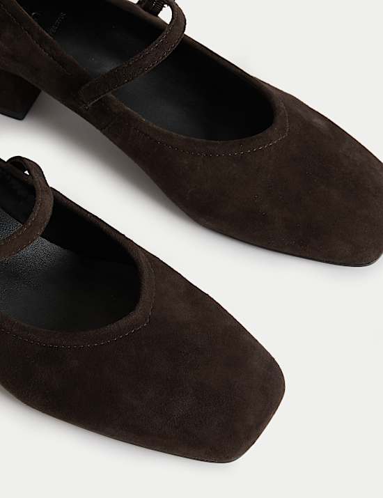 Pumps van suède met blokhak