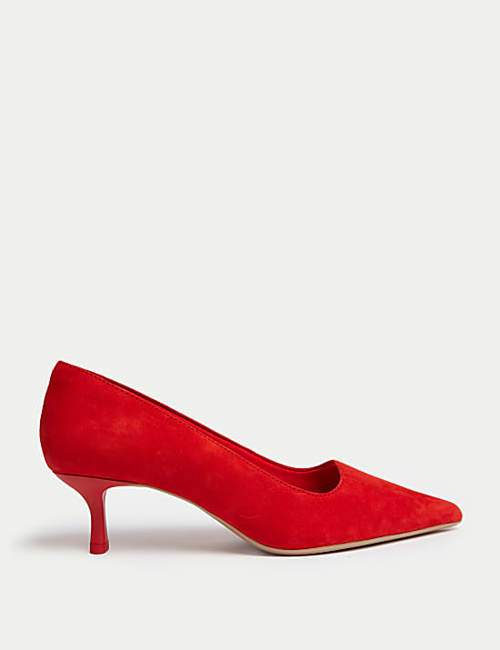 Court shoes