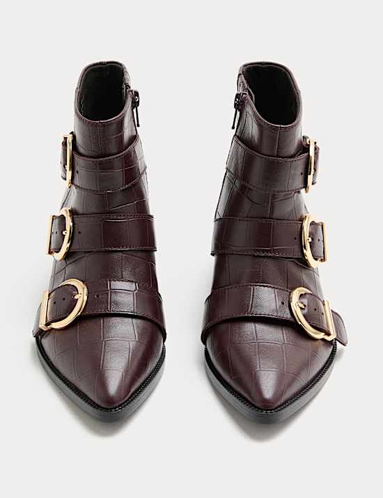 Leren, enkelhoge laarsjes met blokhak, gesp en krokodillenpatroon