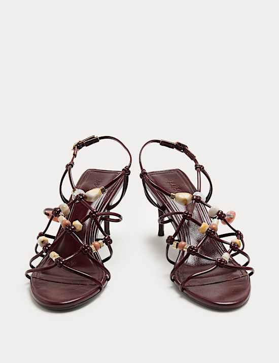 Sandalen met bandjes, naaldhak en kralen