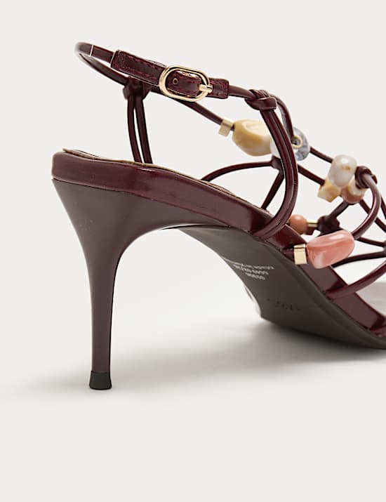 Sandalen met bandjes, naaldhak en kralen