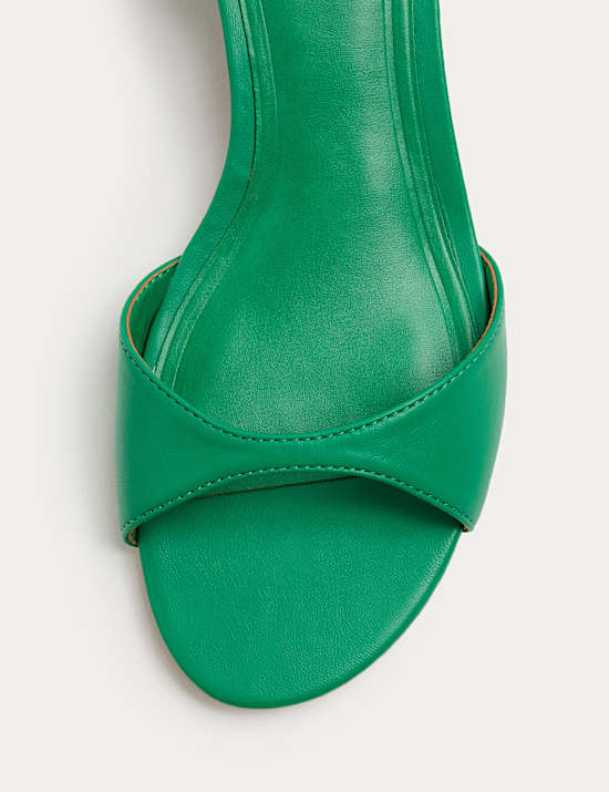 Sandalen mit Kn&ouml;chelriemen, Kitten-Absatz und offener Zehenpartie