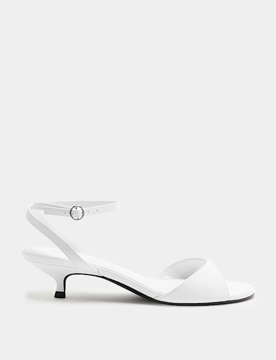 Sandales &agrave; petits talons, bout ouvert et bride &agrave; la cheville