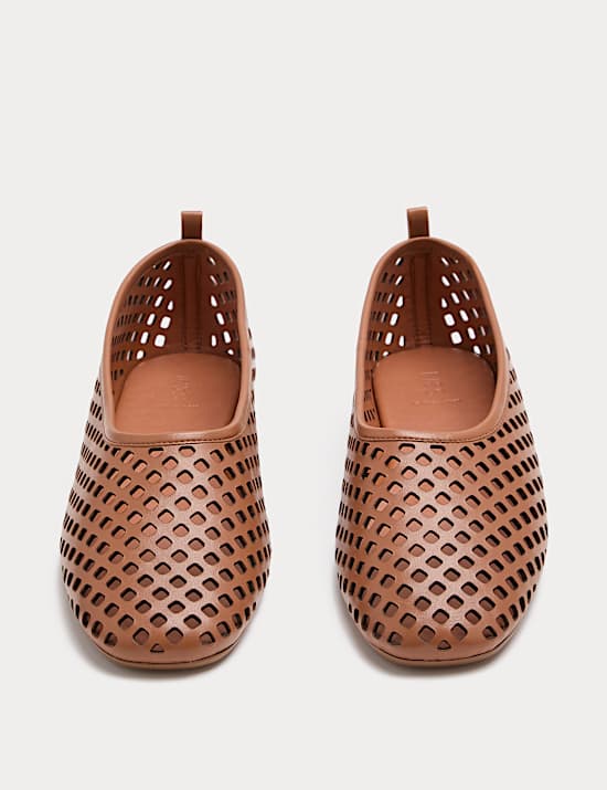 Ballerines plates en cuir &agrave; motif d&eacute;coup&eacute; au laser