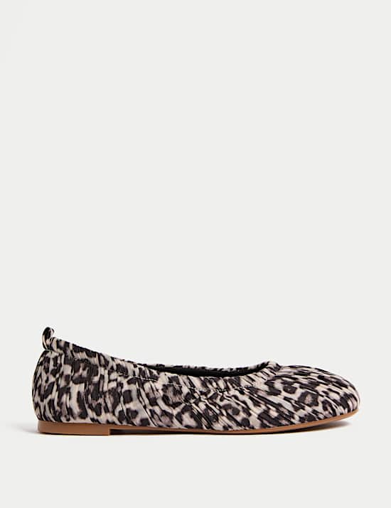 Flache Lederballerinas mit Leopardenmuster zum Einschlüpfen