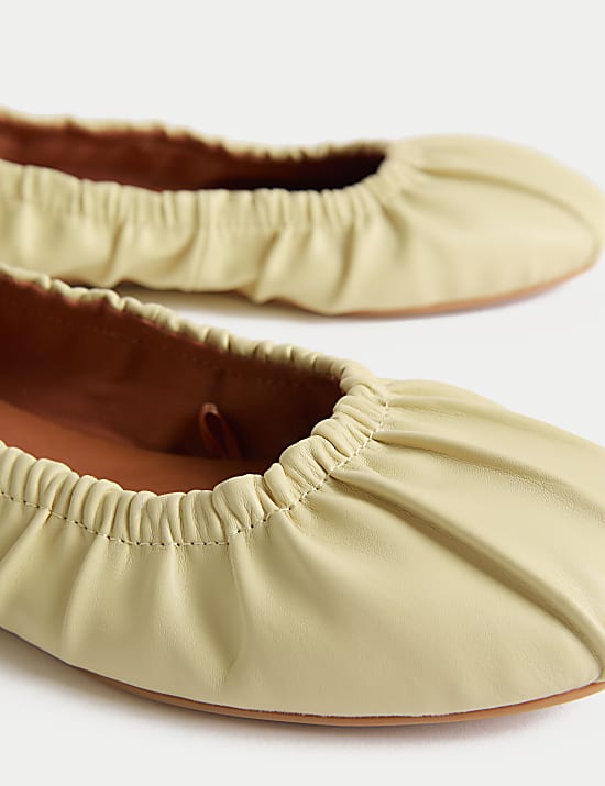 Ballerines &agrave; enfiler &agrave; volant