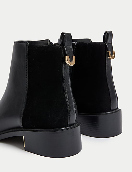 Bottines &agrave; talons plats