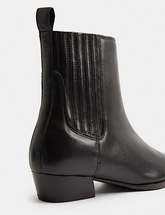 Bottines style Western en cuir &agrave; talons carr&eacute;s