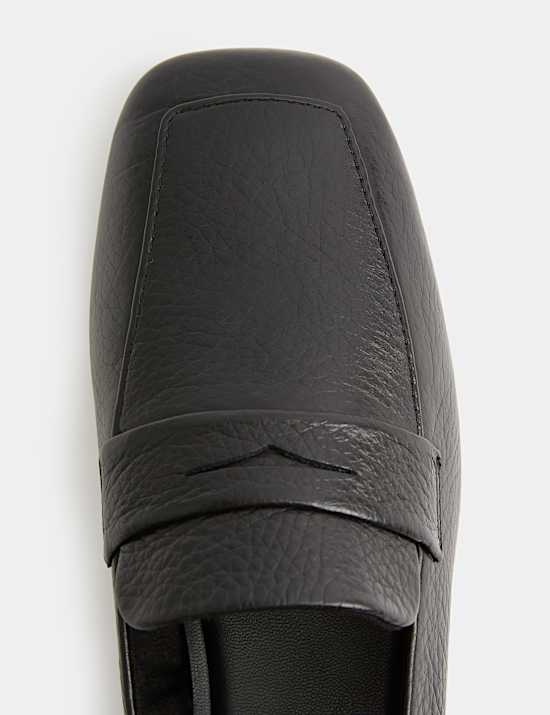 Mocassins en cuir &agrave; bout carr&eacute; et talons plats