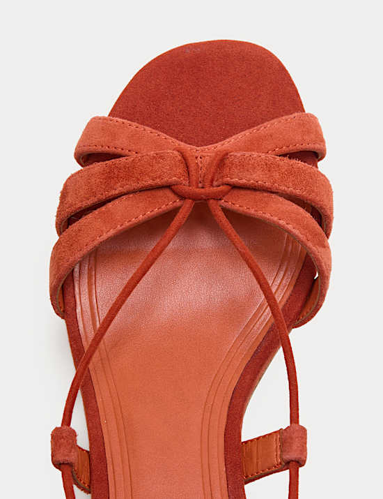 Sandales en daim &agrave; semelle plate compens&eacute;e et bride &agrave; la cheville