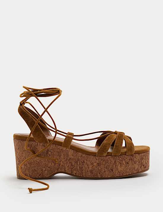 Su&egrave;de sandalen met sleehak en enkelbandje