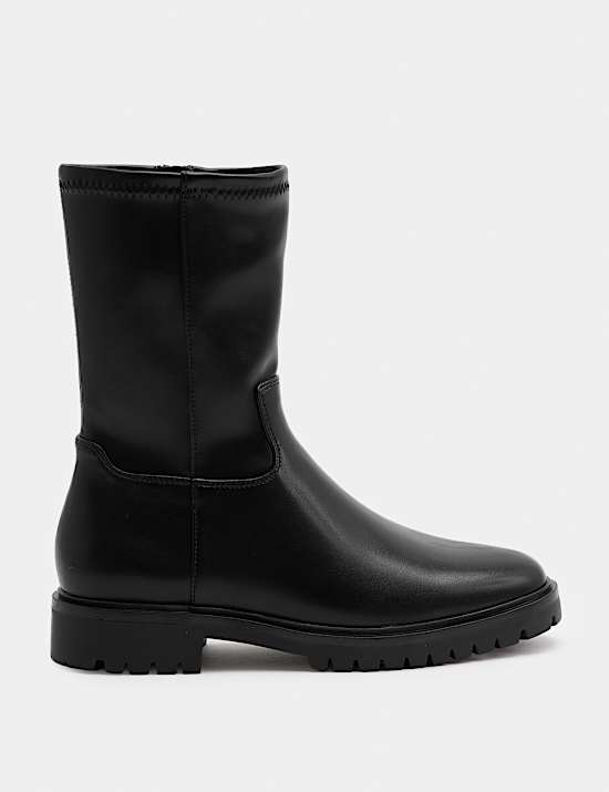 Bottes style chaussette &agrave; talons carr&eacute;s