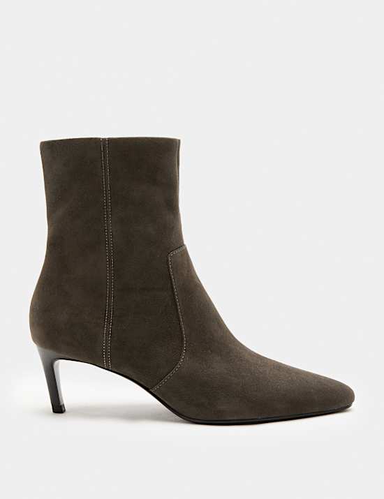 Bottines en daim &agrave; bout pointu et petits talons