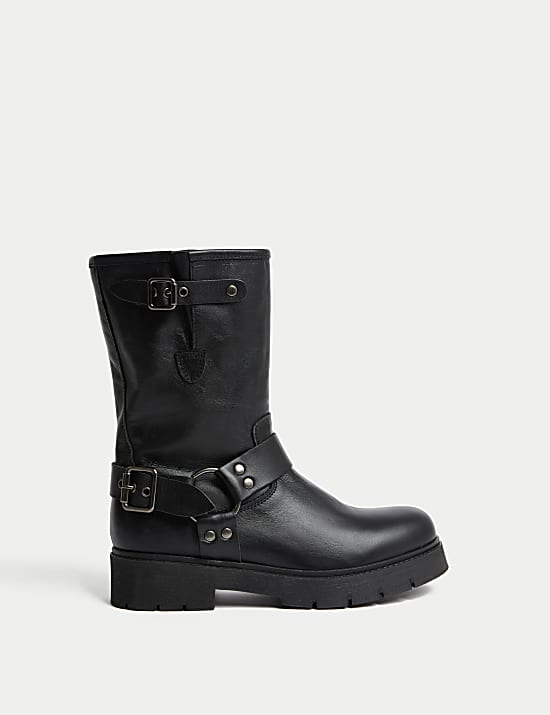 Black buckle flat boots outlet