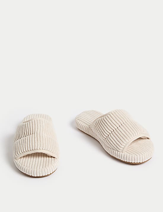 Kapcie bez palców na koturnie