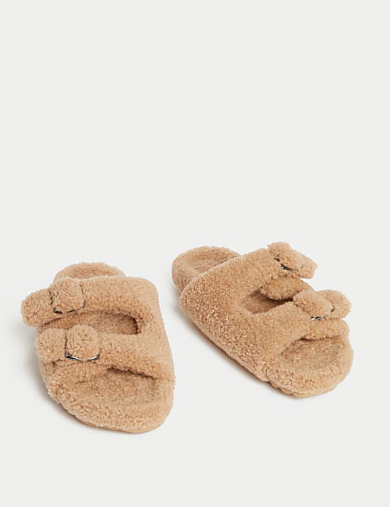 Instappantoffels met open neus en borggesp