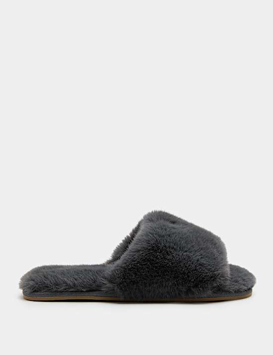 Chaussons ouverts bout d&eacute;couvert en fausse fourrure