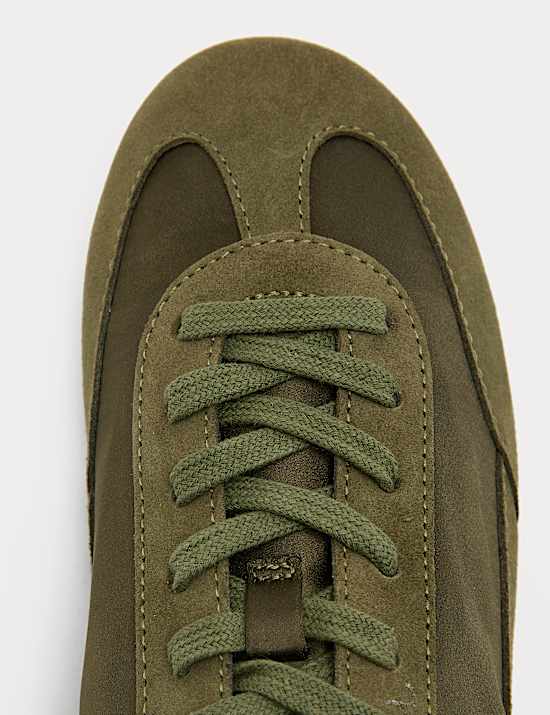Baskets en satin