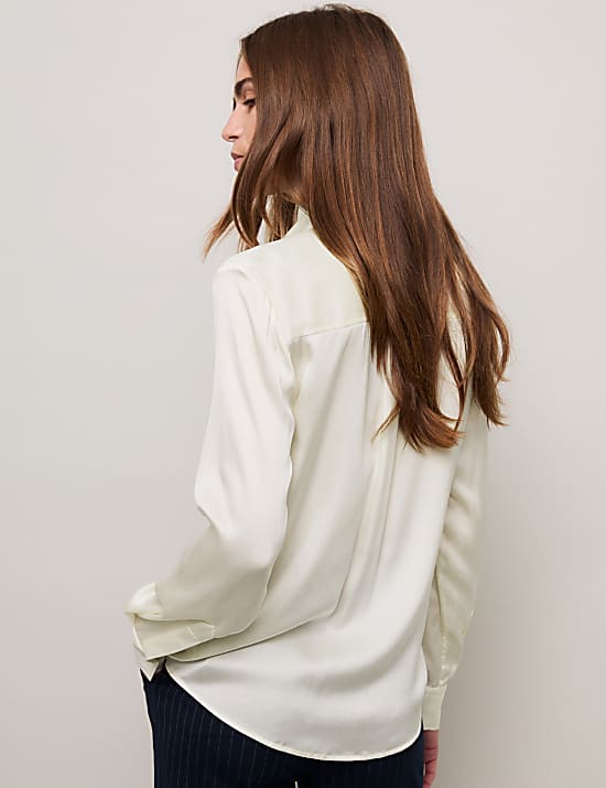 חולצת משי טהור עם צווארון וקשירה