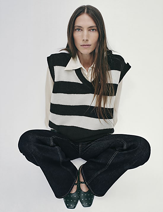 גופייה בגזרה נוחה מבד עשיר בצמר מרינו בשילוב אנגורה