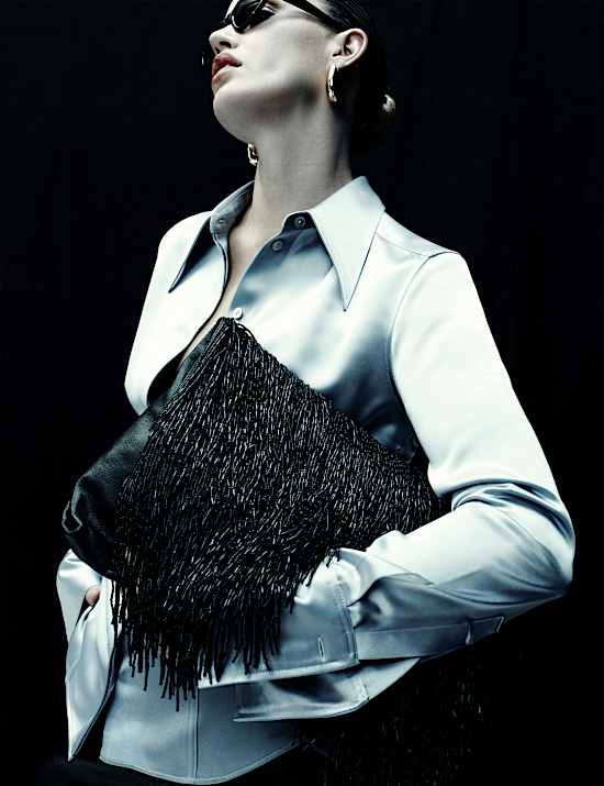 Dopasowana satynowa koszula z długim rękawem i kołnierzem