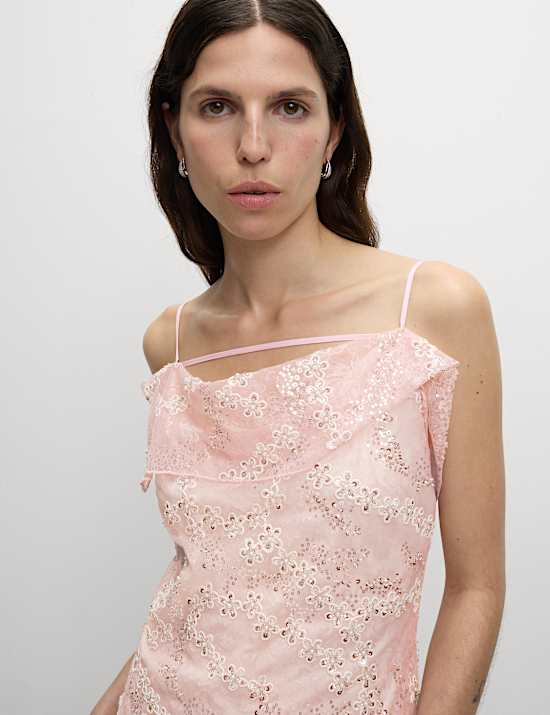 Gaun Kolom Midaxi Rumbai Renda dengan Hiasan