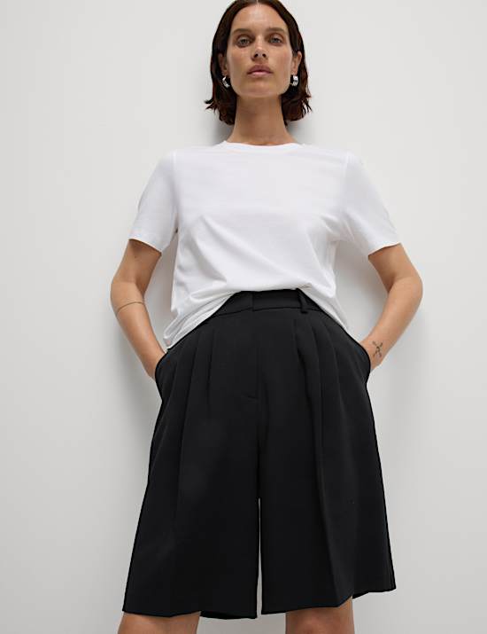 Korte bermudabroek met hoge taille en geplooide voorzijde