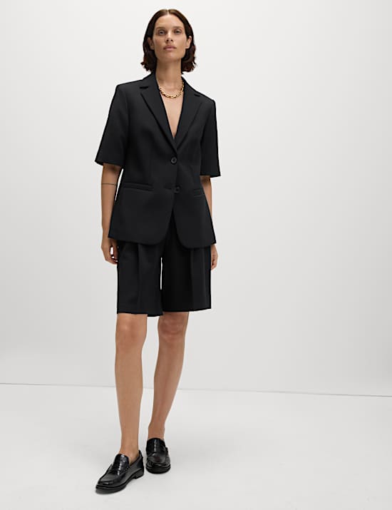 Korte bermudabroek met hoge taille en geplooide voorzijde