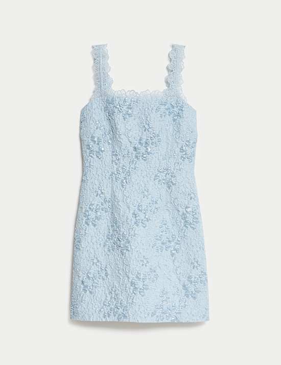 Robe coupe courte en dentelle jacquard