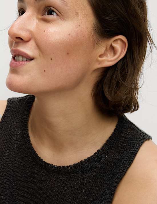 Textured Crew Neck Knitted Vest with Cotton