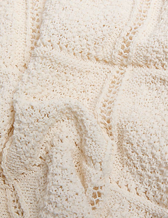 Top de punto en algod&oacute;n con cuello con pespuntes abiertos