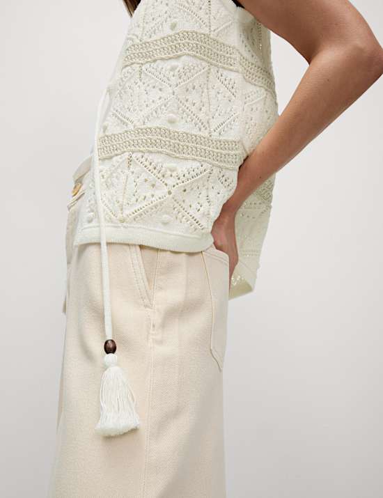 Gilet de costume raccourci coupe cintr&eacute;e en coton textur&eacute;