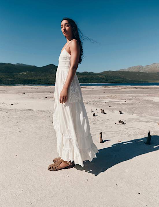 שמלת מידקסי סרוגה מתערובת כותנה עם מלמלה