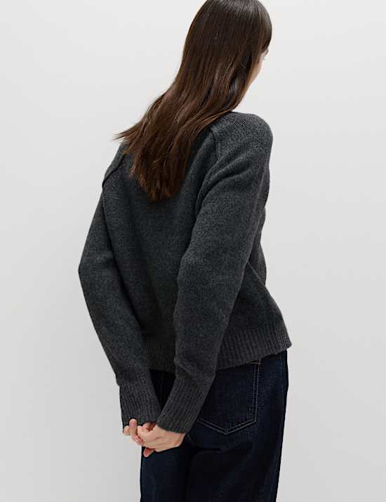 Pull en laine à encolure ronde et motif texturé