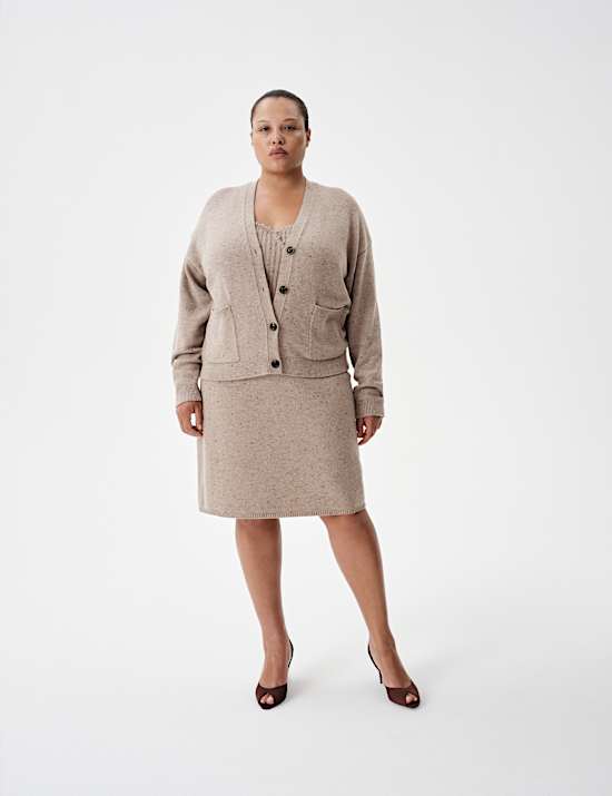 Cardigan en laine m&eacute;lang&eacute;e textur&eacute;e &agrave; col en V et fermeture avant boutonn&eacute;e