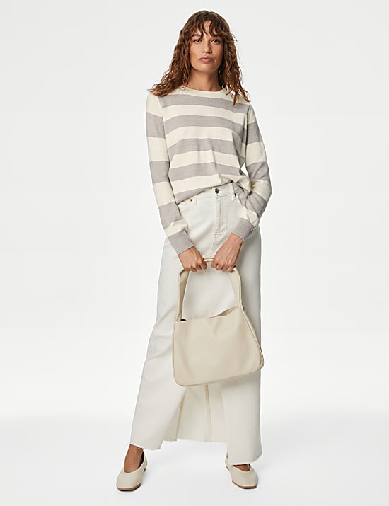 Superzachte trui met ronde hals en streepmotief