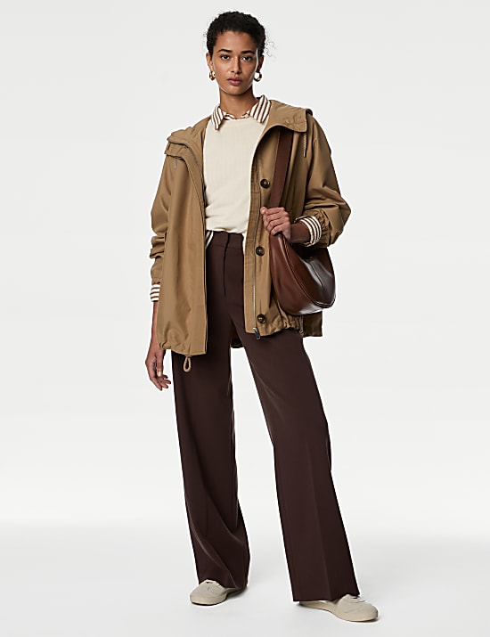 Mimoř&aacute;dně měkk&yacute; svetr s v&yacute;střihem ke krku