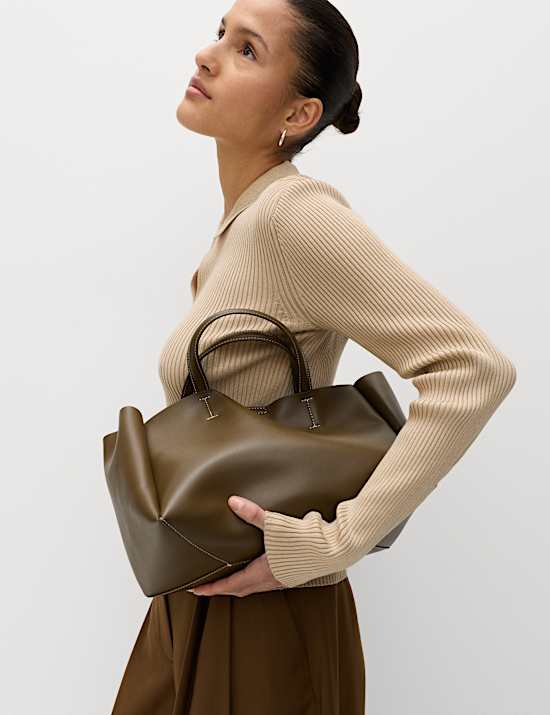 Ribbed Collared Knitted Top