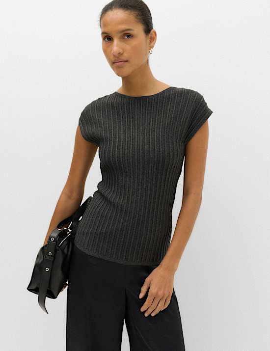 Ribbed Slash Neck Fitted Knitted Top