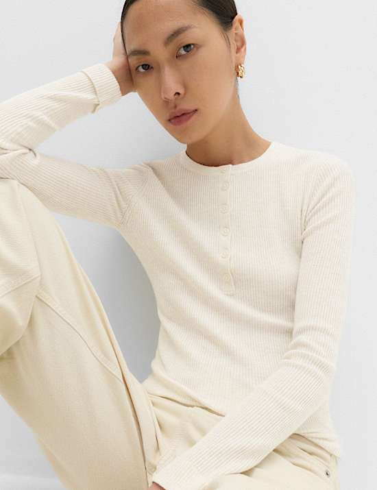 Ribbed Round Neck Fitted Knitted Top With Wool