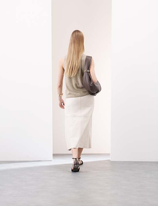 Pure Cashmere Button Detail Fitted Knitted Vest