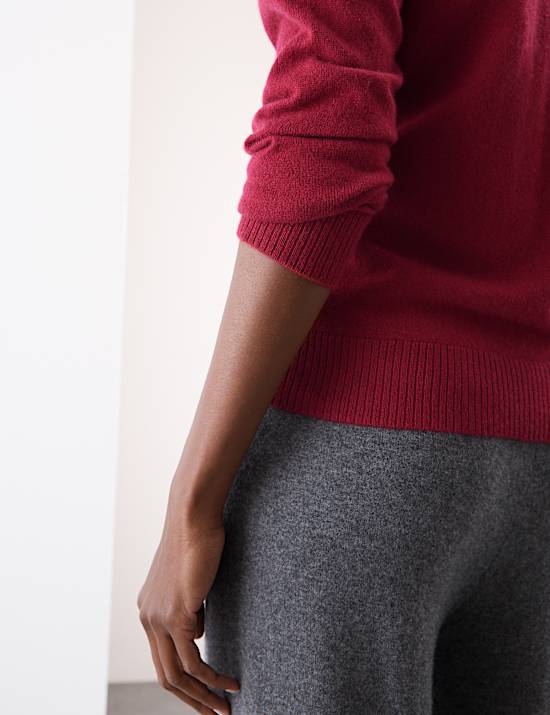 Πουλόβερ με κλειστή στρογγυλή λαιμόκοψη από 100% κασμίρι