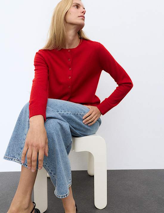 Cardigan &agrave; col rond et fermeture avant boutonn&eacute;e 100 % cachemire