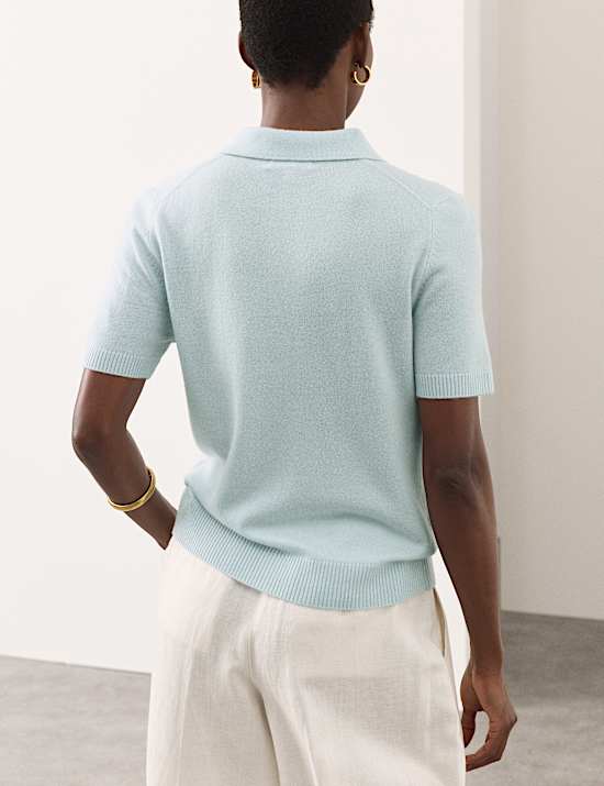 חולצה סרוגה עם צווארון פולו מבד עשיר בצמר מרינו ובשילוב קשמיר